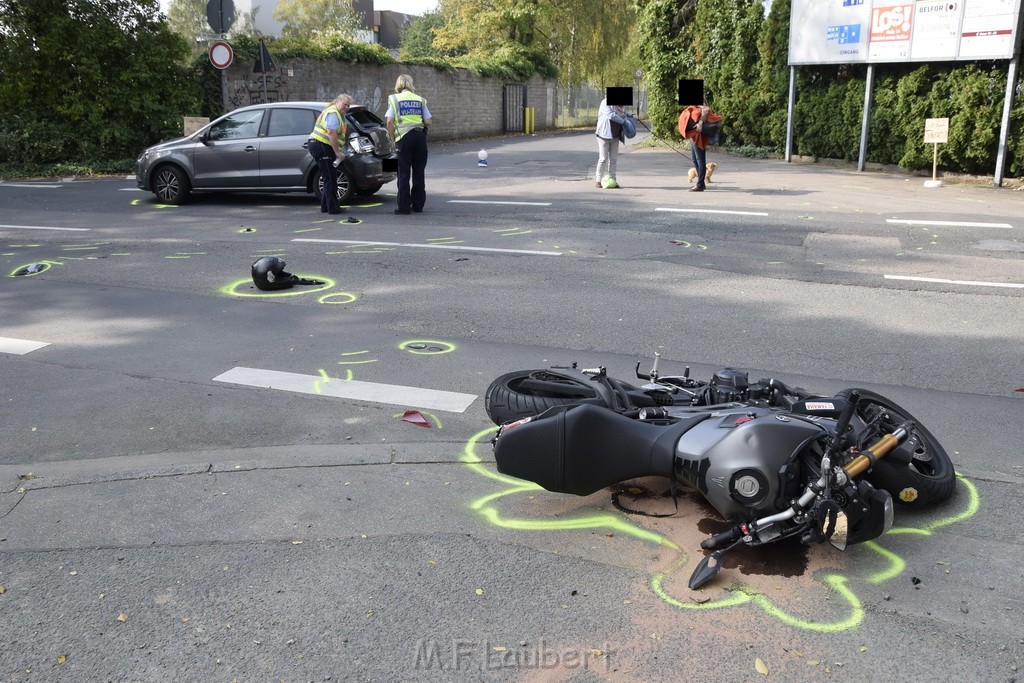 Schwerer Krad PKW Unfall Koeln Muelheim Am Springborn Cottbuserstr P081.JPG - Miklos Laubert